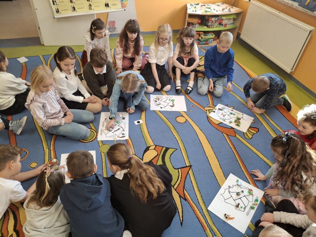 Zakończenie programu „Kodowanie na Dywanie” w klasie Ib!