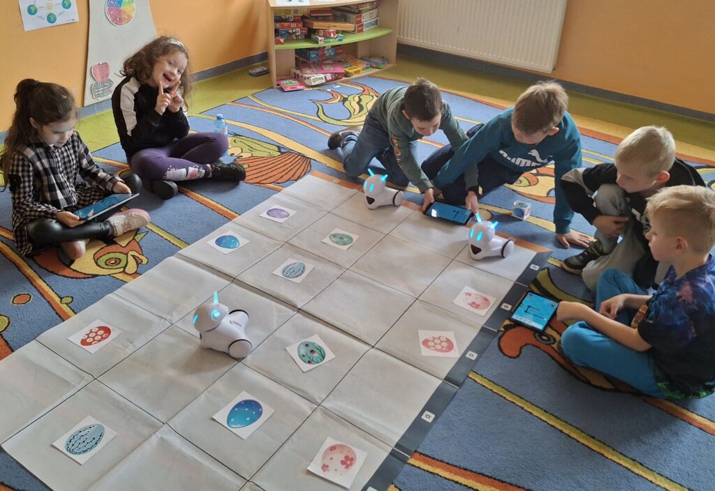 Zakończenie programu „Kodowanie na Dywanie” w klasie Ib!