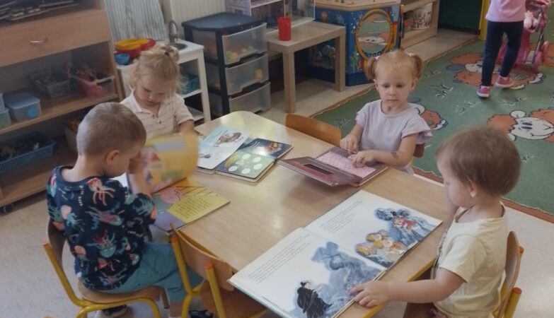 Pierwsze dni maluszków z grupy Biedronki