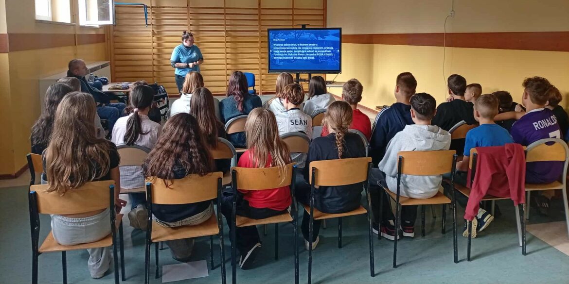 Edukacja zdrowotna z wolontariuszami Fundacji im. Doktora Piotra Janaszka „Podaj Dalej”