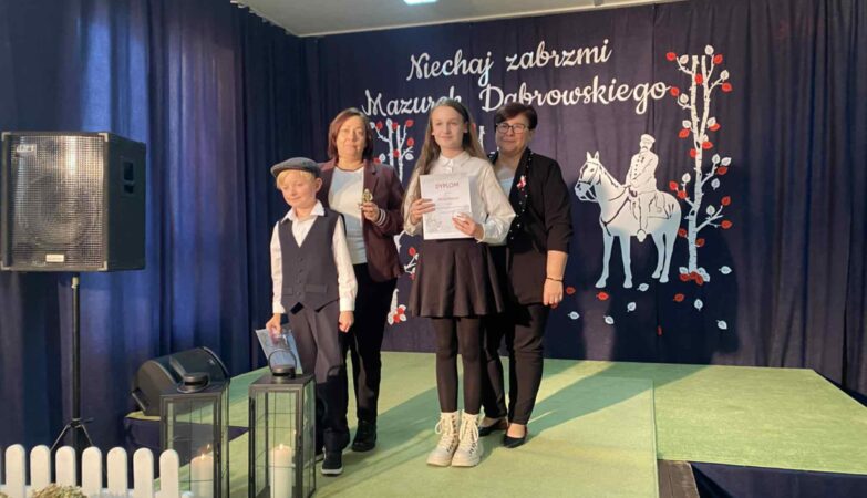 "Niechaj zabrzmi Mazurek Dąbrowskiego”