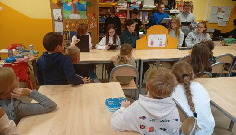 Teatrzyk Kamishibai w wykonaniu klasy VII