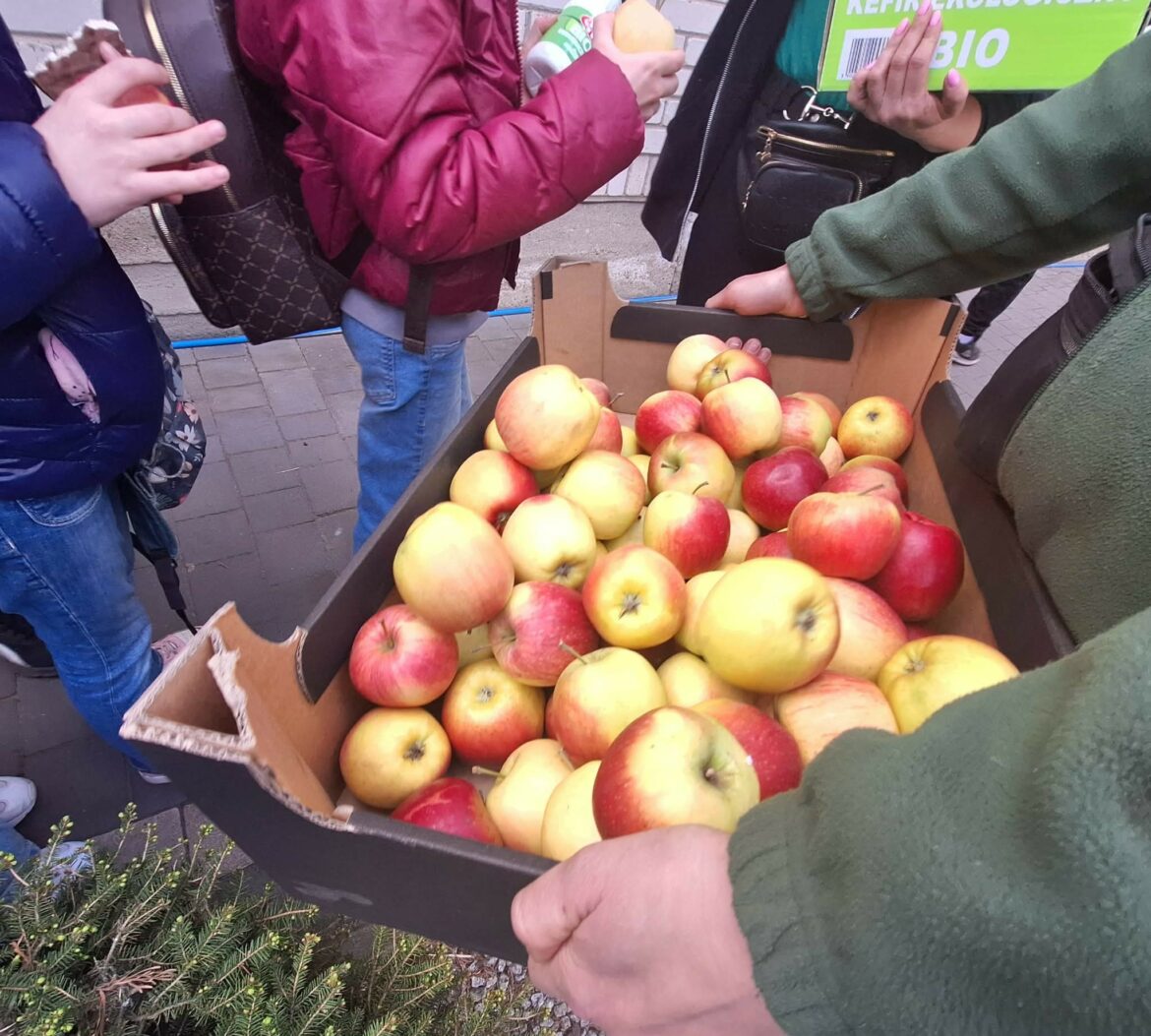 Uczniowie w gospodarstwie – edukacyjna wycieczka w ramach „Programu dla Szkół”